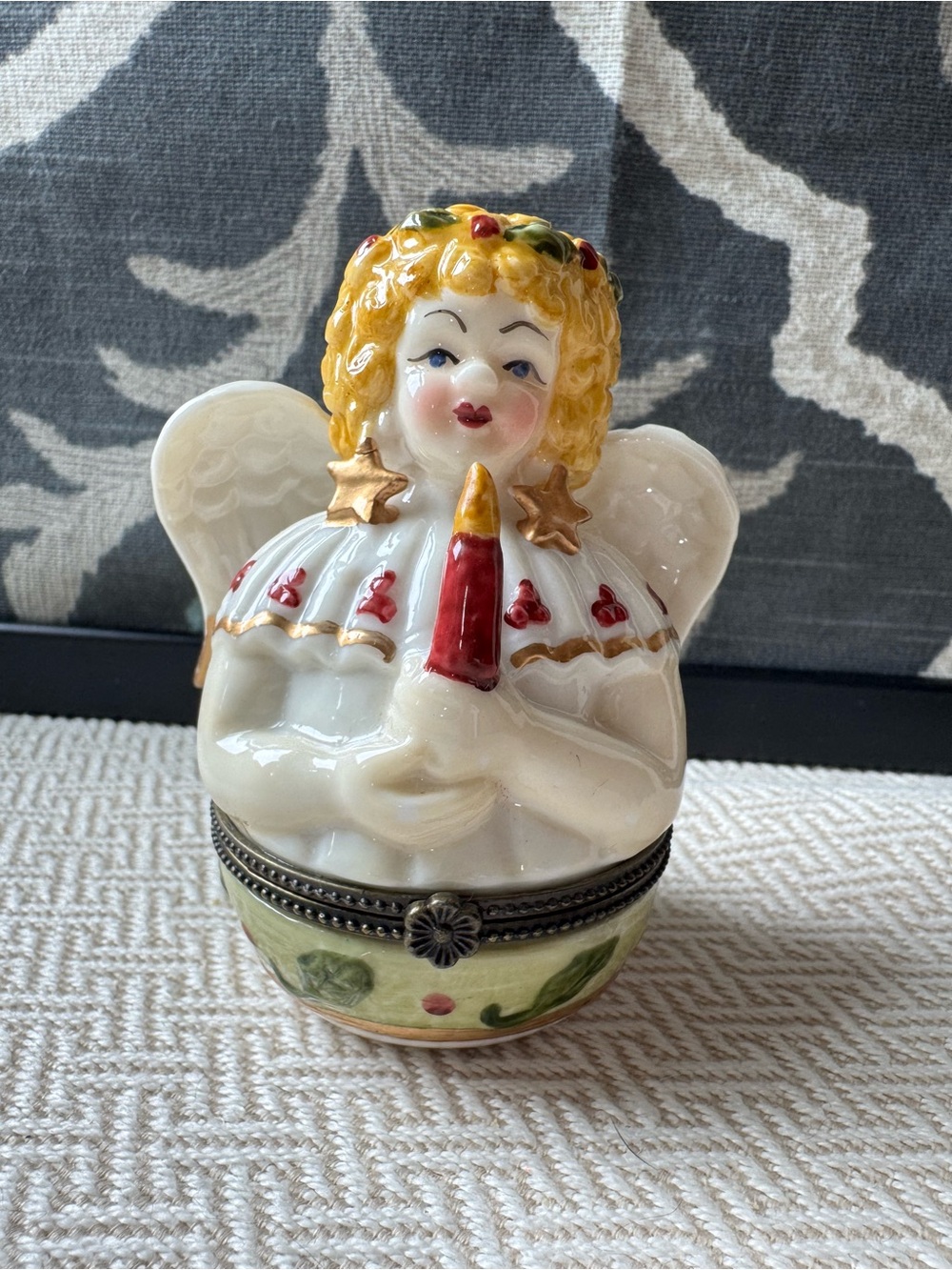 Villeroy & Boch Ceramic Angel Trinket Box in White, Gold and Red